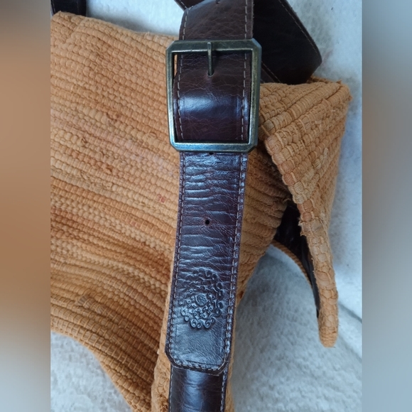 Treads Of Evolution Large Messenger bag - Picture 4 of 5